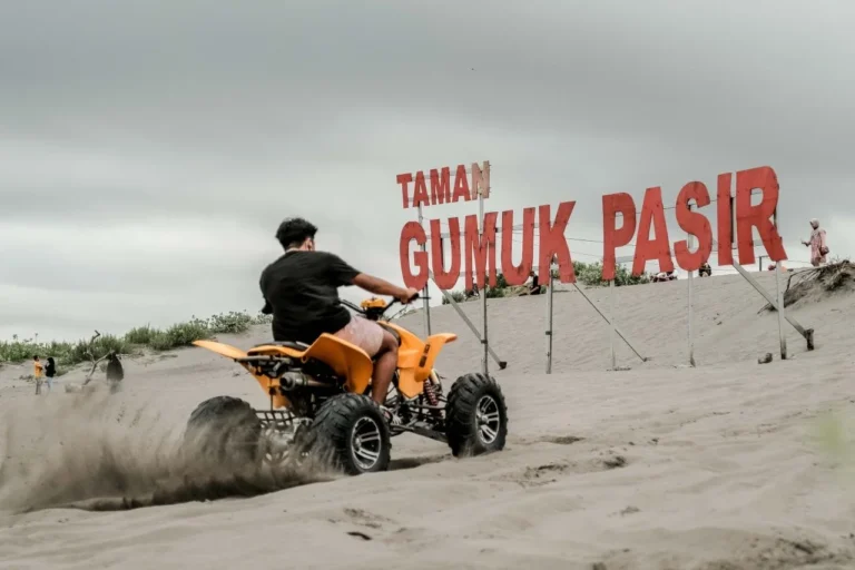 Gumuk Pasir Parangkusumo Yogyakarta