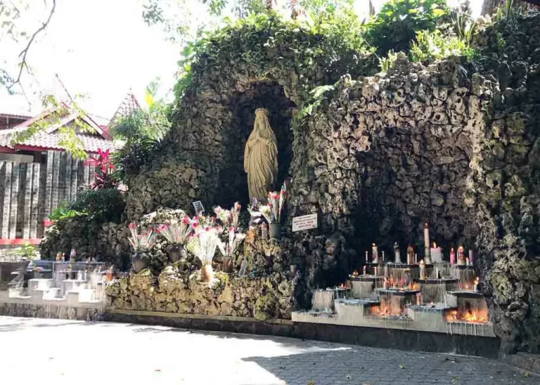 Goa Maria Sendangsono Yogyakarta